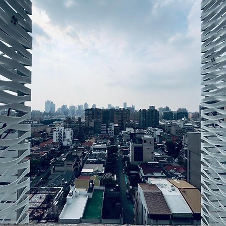 Hotel The Carlton Taichung Esterno foto