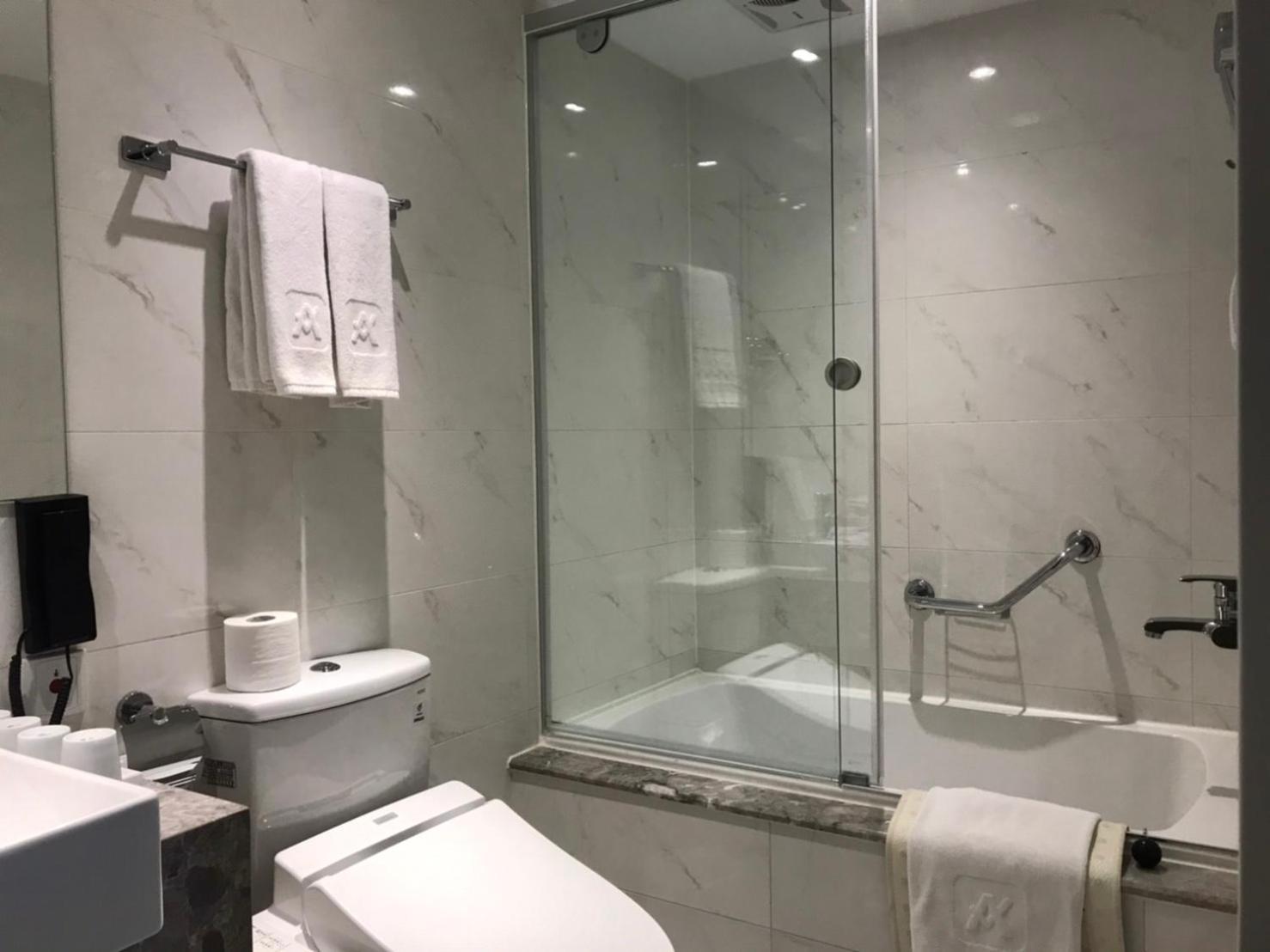 Hotel The Carlton Taichung Esterno foto