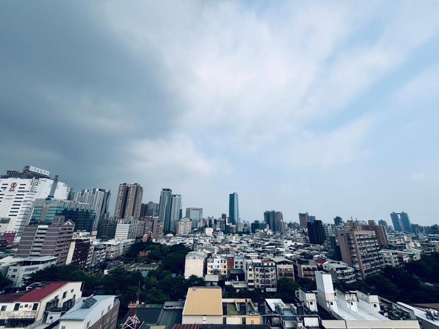 Hotel The Carlton Taichung Esterno foto