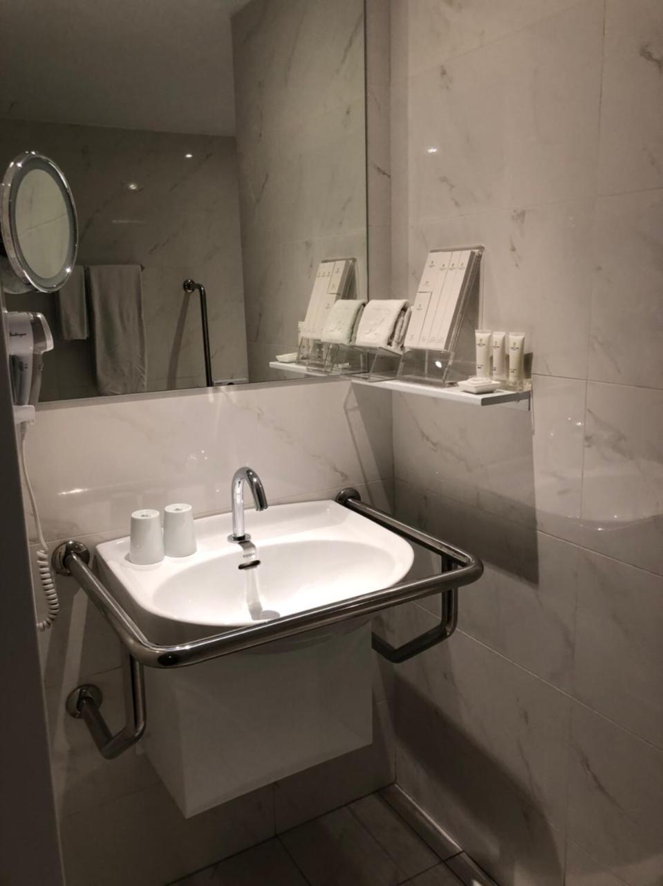 Hotel The Carlton Taichung Esterno foto