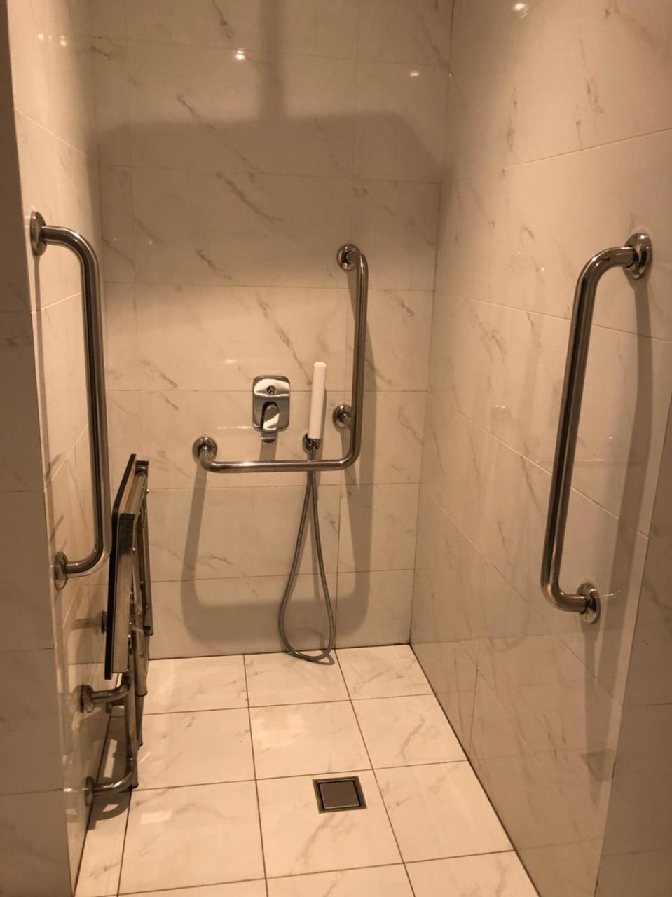 Hotel The Carlton Taichung Esterno foto